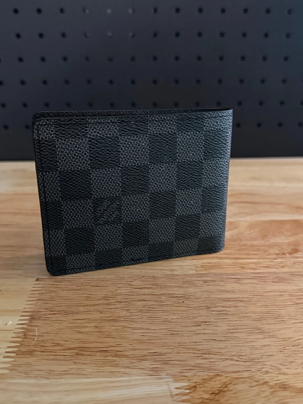 N/A sleek black